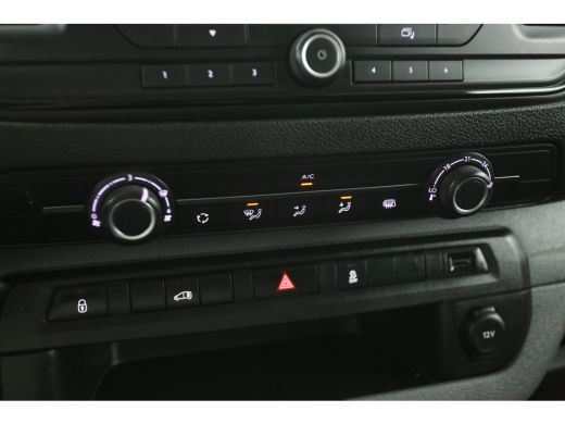 Opel Vivaro-e 50 kWh L2H1 | Snelladen | SOH 92% | Airco | Cruise | 3 Zits | Parkeersens. ActivLease financial lease