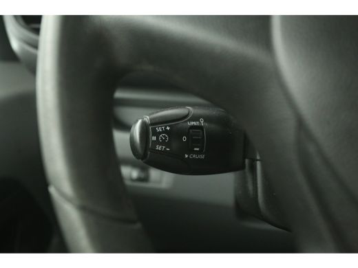 Opel Vivaro-e 50 kWh L2H1 | Snelladen | SOH 92% | Airco | Cruise | 3 Zits | Parkeersens. ActivLease financial lease