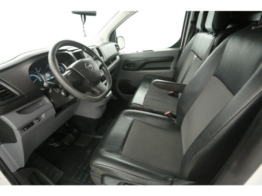 Opel Vivaro-e 50 kWh L2H1 | Snelladen | SOH 92% | Airco | Cruise | 3 Zits | Parkeersens. ActivLease financial lease