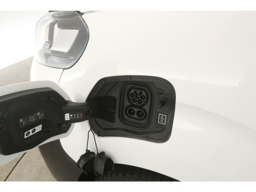 Opel Vivaro-e 50 kWh L2H1 | Snelladen | SOH 92% | Airco | Cruise | 3 Zits | Parkeersens. ActivLease financial lease