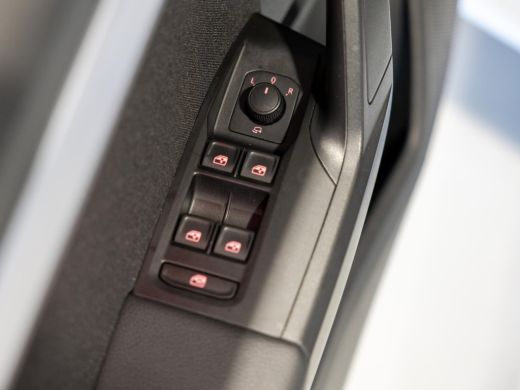 Seat Ibiza 1.5 TSI Sport / 150pk / NAP / Apple CarPlay / Automatische klimaatregeling / ActivLease financial lease