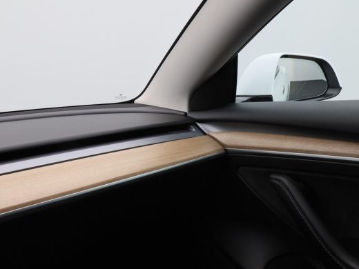 Tesla Model 3 Standard RWD Plus 60 kWh 238 Pk | Stoel/Stuurverwarming | Panoramadak | 360 camera | Adaptive Cru... ActivLease financial lease