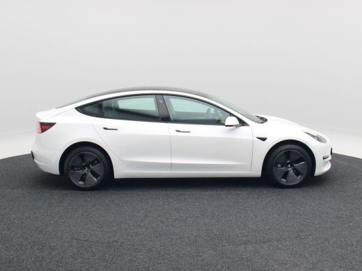 Tesla Model 3 Standard RWD Plus 60 kWh 238 Pk | Stoel/Stuurverwarming | Panoramadak | 360 camera | Adaptive Cru... ActivLease financial lease