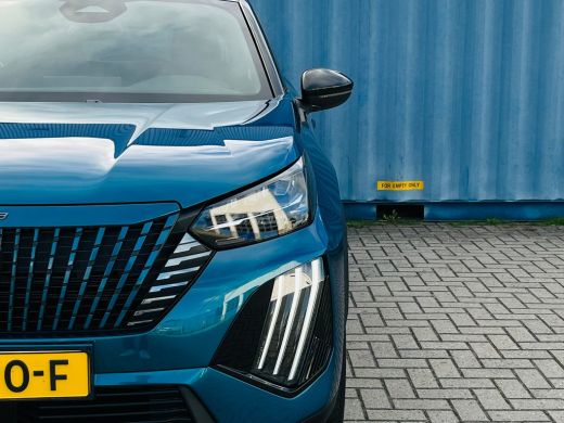 Peugeot 2008 1.2 Hybrid 145 GT Adaptieve Cruise | Camera 360! | 18'' Lichemtaal | Leder/Stof | Carplay | LUXE ... ActivLease financial lease