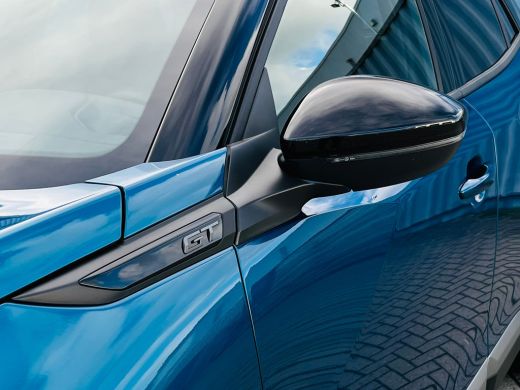 Peugeot 2008 1.2 Hybrid 145 GT Adaptieve Cruise | Camera 360! | 18'' Lichemtaal | Leder/Stof | Carplay | LUXE ... ActivLease financial lease