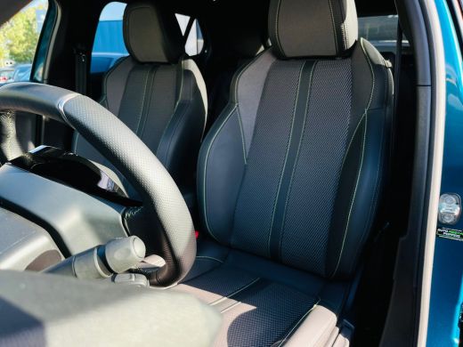 Peugeot 2008 1.2 Hybrid 145 GT Adaptieve Cruise | Camera 360! | 18'' Lichemtaal | Leder/Stof | Carplay | LUXE ... ActivLease financial lease
