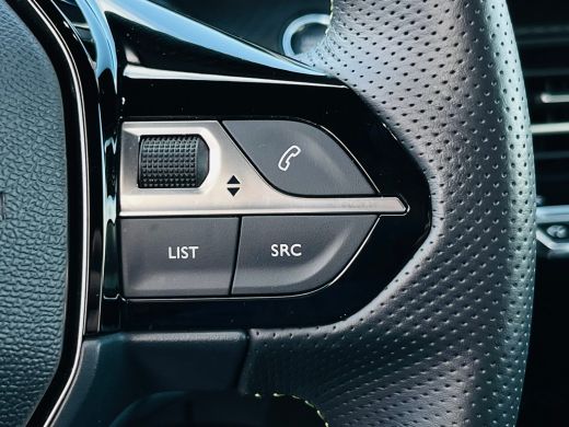 Peugeot 2008 1.2 Hybrid 145 GT Adaptieve Cruise | Camera 360! | 18'' Lichemtaal | Leder/Stof | Carplay | LUXE ... ActivLease financial lease