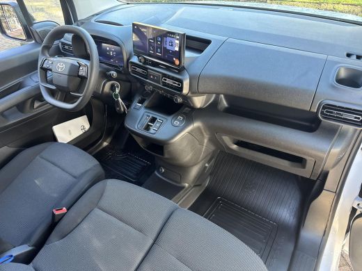 Toyota ProAce Navigator 50 kWh | 06-10141018 Voor meer informatie ActivLease financial lease