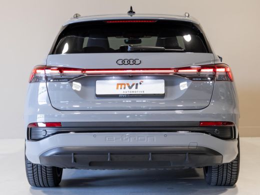 Audi Q4 e-tron 40 Launch edition S Competition 77 kWh SOH 94% / 204pk / Panorama dak / Warmtepomp / Sonos / Adap... ActivLease financial lease