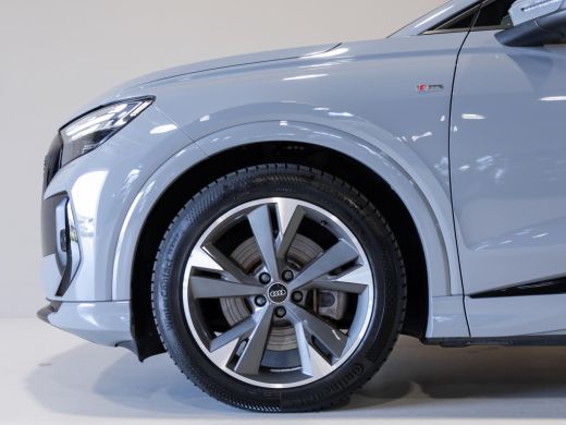 Audi Q4 e-tron 40 Launch edition S Competition 77 kWh SOH 94% / 204pk / Panorama dak / Warmtepomp / Sonos / Adap... ActivLease financial lease