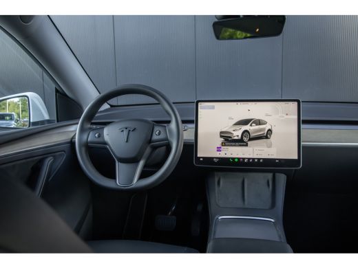 Tesla Model Y RWD 58 kWh | Panoramadak | BTW auto ActivLease financial lease