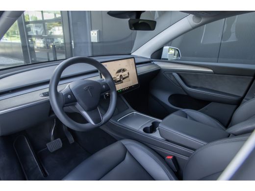 Tesla Model Y RWD 58 kWh | Panoramadak | BTW auto ActivLease financial lease