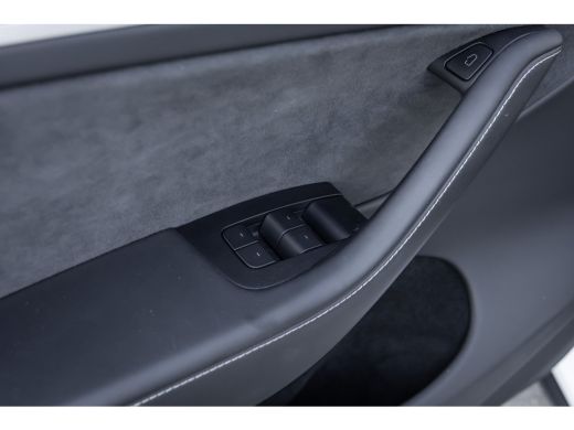Tesla Model Y RWD 58 kWh | Panoramadak | BTW auto ActivLease financial lease