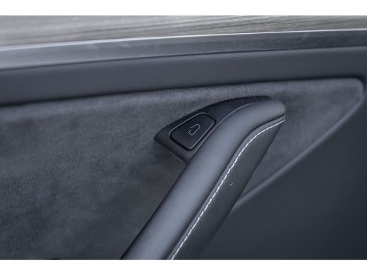 Tesla Model Y RWD 58 kWh | Panoramadak | BTW auto ActivLease financial lease