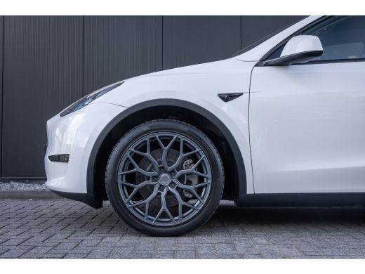 Tesla Model Y RWD 58 kWh | Panoramadak | BTW auto ActivLease financial lease