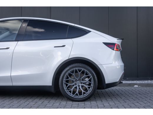 Tesla Model Y RWD 58 kWh | Panoramadak | BTW auto ActivLease financial lease
