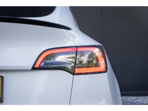 Tesla Model Y RWD 58 kWh | Panoramadak | BTW auto ActivLease financial lease