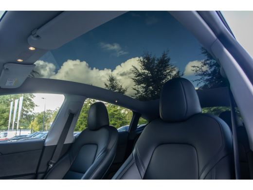 Tesla Model Y RWD 58 kWh | Panoramadak | BTW auto ActivLease financial lease