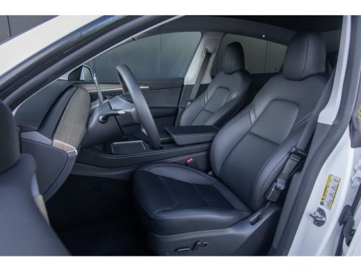 Tesla Model Y RWD 58 kWh | Panoramadak | BTW auto ActivLease financial lease