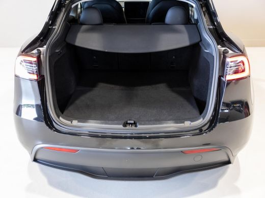 Tesla Model Y RWD 58 kWh SOH 91% / 299pk / Trekhaak / ActivLease financial lease