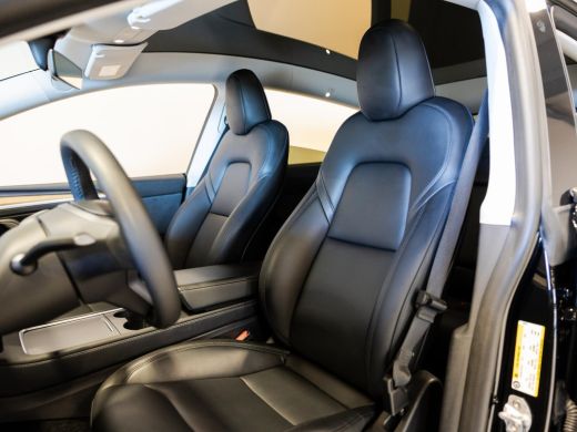 Tesla Model Y RWD 58 kWh SOH 91% / 299pk / Trekhaak / ActivLease financial lease