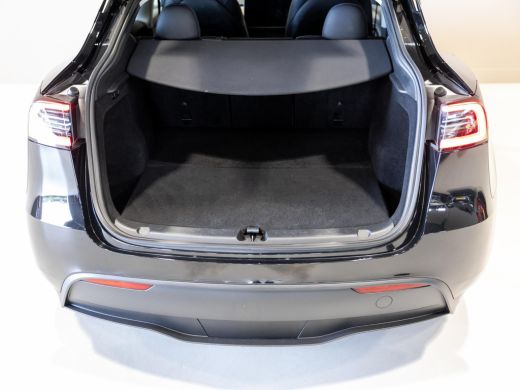 Tesla Model Y RWD 58 kWh SOH 93% / 299pk / Trekhaak / ActivLease financial lease