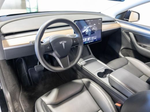 Tesla Model Y RWD 58 kWh SOH 93% / 299pk / Trekhaak / ActivLease financial lease