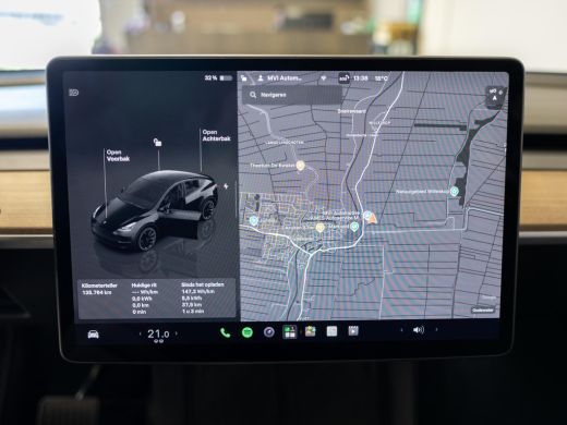 Tesla Model Y RWD 58 kWh SOH 93% / 299pk / Trekhaak / ActivLease financial lease