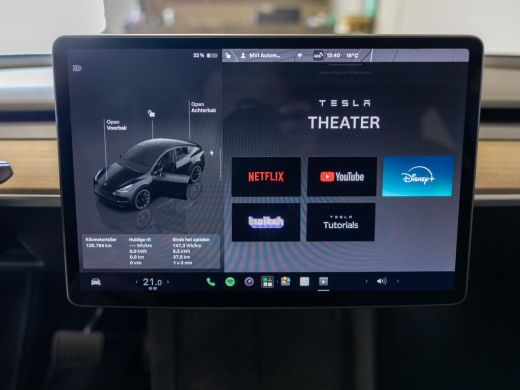 Tesla Model Y RWD 58 kWh SOH 93% / 299pk / Trekhaak / ActivLease financial lease