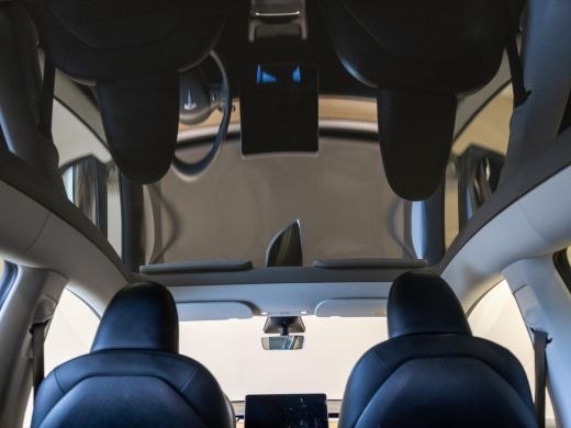 Tesla Model Y RWD 58 kWh SOH 93% / 299pk / Trekhaak / ActivLease financial lease