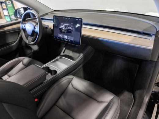Tesla Model Y RWD 58 kWh SOH 93% / 299pk / Trekhaak / ActivLease financial lease