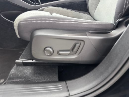 Volvo  XC40 T4 Recharge Plus Bright | 18" Allseason | Getint Glas | Elektr. verst. Stoelen | Harman Kardon | ... ActivLease financial lease