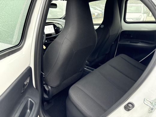 Toyota Aygo X Hybrid 115 play ActivLease financial lease
