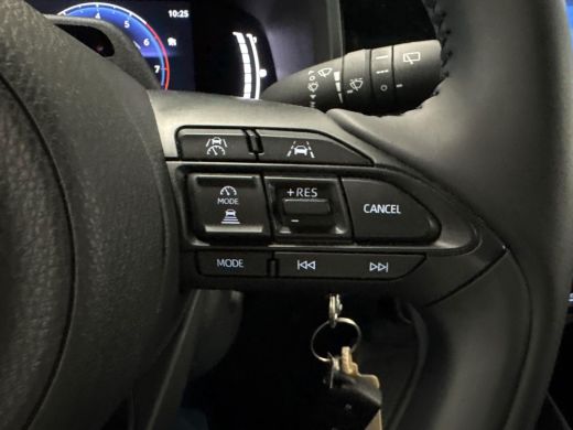 Toyota Aygo X Hybrid 115 play ActivLease financial lease