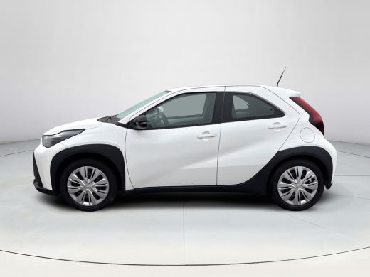 Toyota Aygo X Hybrid 115 play ActivLease financial lease