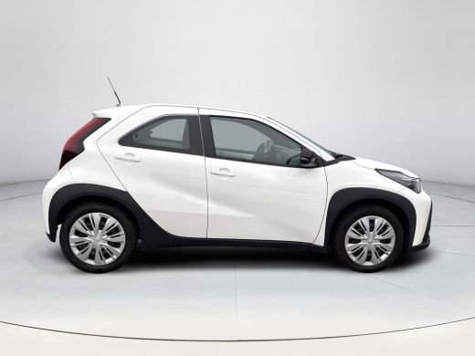 Toyota Aygo X Hybrid 115 play ActivLease financial lease