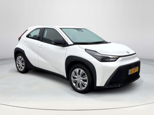 Toyota Aygo X Hybrid 115 play ActivLease financial lease
