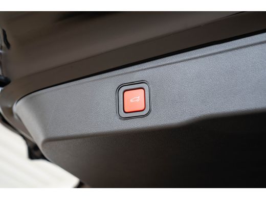 Jeep Avenger 1.2 e-Hybrid Black Edition | Tot 8 Jaar Garantie | Winter Pack | Navigatie | Camera | Elektrische... ActivLease financial lease
