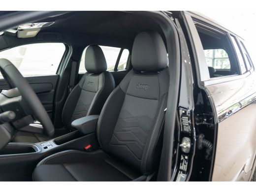 Jeep Avenger 1.2 e-Hybrid Black Edition | Tot 8 Jaar Garantie | Winter Pack | Navigatie | Camera | Elektrische... ActivLease financial lease