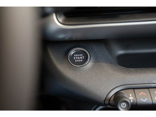 Jeep Avenger 1.2 e-Hybrid Black Edition | Tot 8 Jaar Garantie | Winter Pack | Navigatie | Camera | Elektrische... ActivLease financial lease