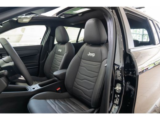 Jeep Avenger Black Edition 54 kWh | Tot 8 Jaar Garantie | Lederen bekleding | Schuif-Kanteldak | Camera | Stoe... ActivLease financial lease