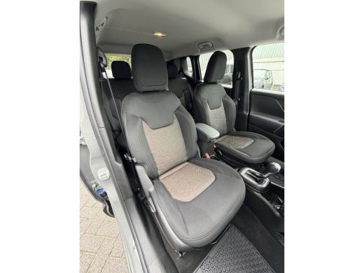 Jeep Renegade 4xe 240 Plug-in Hybrid Electric Trailhawk (Navigatie - LED - Keyless Entry - Parkeersensoren V+A ... ActivLease financial lease