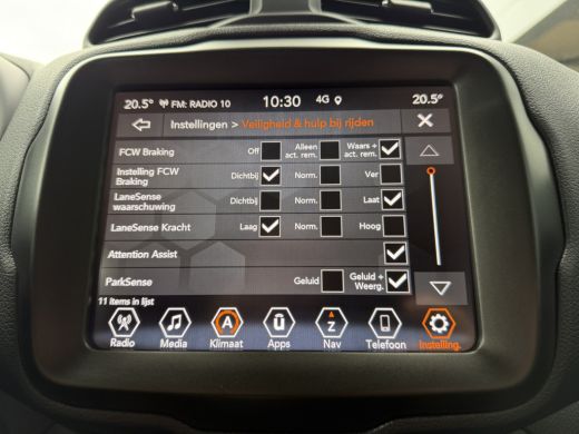 Jeep Renegade 4xe 240 Plug-in Hybrid Electric Trailhawk (Navigatie - LED - Keyless Entry - Parkeersensoren V+A ... ActivLease financial lease