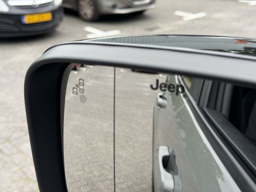 Jeep Renegade 4xe 240 Plug-in Hybrid Electric Trailhawk (Navigatie - LED - Keyless Entry - Parkeersensoren V+A ... ActivLease financial lease
