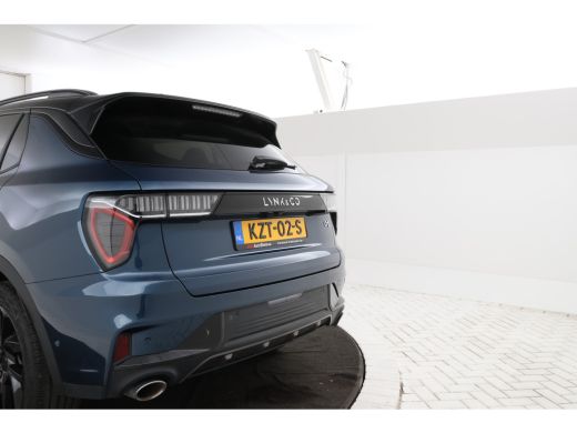 Lynk & Co 01 1.5 zwarte hemel! ActivLease financial lease
