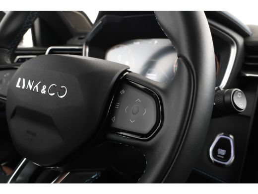 Lynk & Co 01 1.5 zwarte hemel! ActivLease financial lease