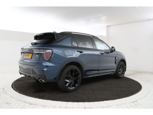 Lynk & Co 01 1.5 zwarte hemel! ActivLease financial lease