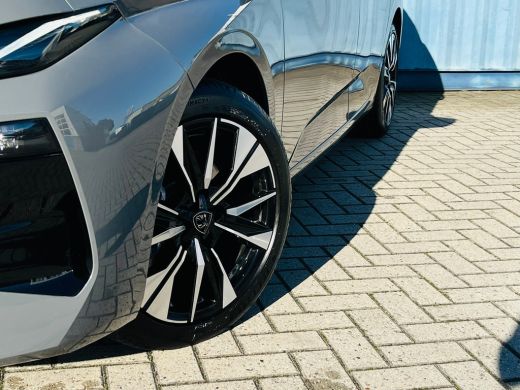 Peugeot 308 1.2 Hybrid 145 e-DCS6 Allure SUPER UITSTRALING! | Carplay | 17 Inch Velg | Adaptive Cruise Contro... ActivLease financial lease