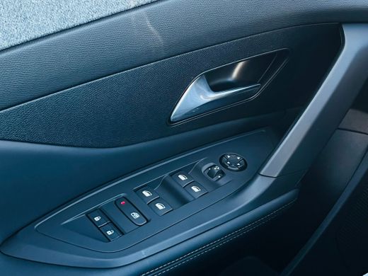 Peugeot 308 1.2 Hybrid 145 e-DCS6 Allure SUPER UITSTRALING! | Carplay | 17 Inch Velg | Adaptive Cruise Contro... ActivLease financial lease