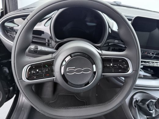 Fiat 500 Torino | 10,25" touchscreen radio met Bluetooth, DAB & USB | Automatische airconditioning | Cruis... ActivLease financial lease